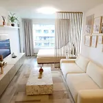 Leo Cozy Flat Big Balcony Apartment