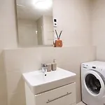 Leo Cozy Flat Big Balcony Διαμέρισμα Πράγα