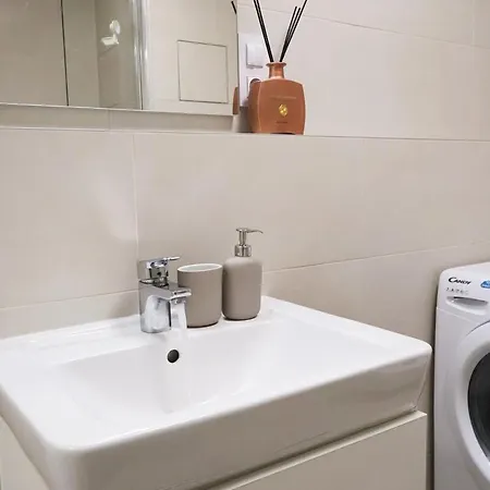Leo Cozy Flat Big Balcony Apartment *