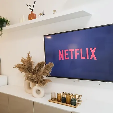 Leo Cozy Flat Big Balcony Apartmán *