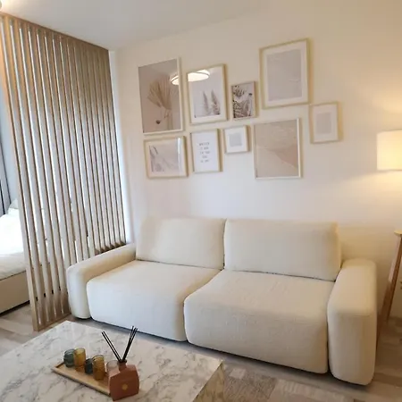 Leo Cozy Flat Big Balcony * Praag