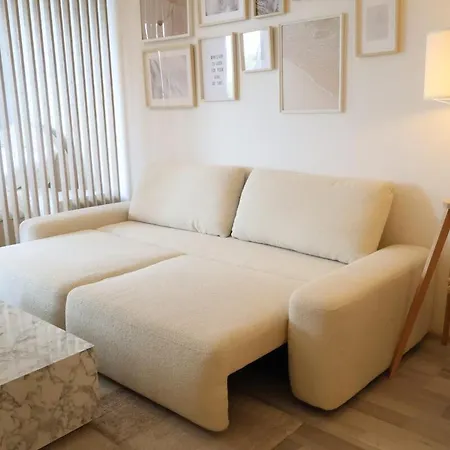 Leo Cozy Flat Big Balcony * プラハ