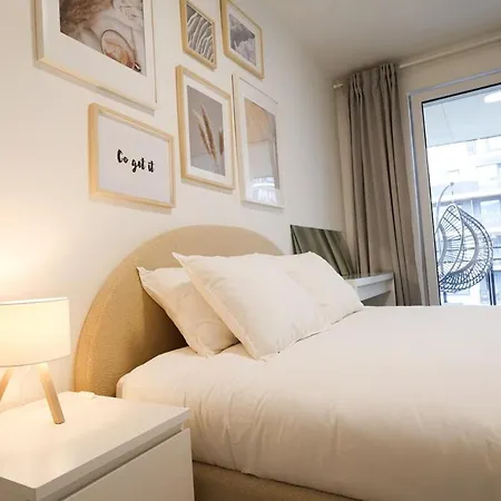 Leo Cozy Flat Big Balcony アパート プラハ