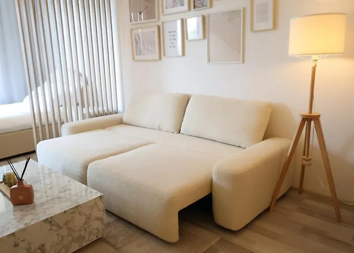 Leo Cozy Flat Big Balcony * Praag