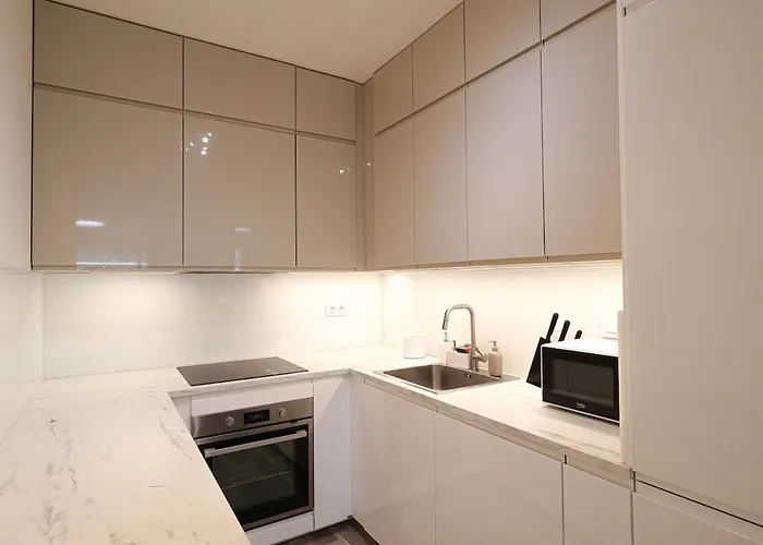 Leo Cozy Flat Big Balcony * Praag