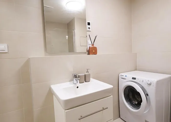 Leo Cozy Flat Big Balcony Appartement Praag